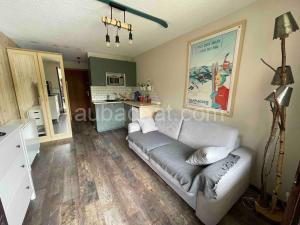 Studio refait à neuf avec balcon - Famille - Parking couvert à Chamrousse