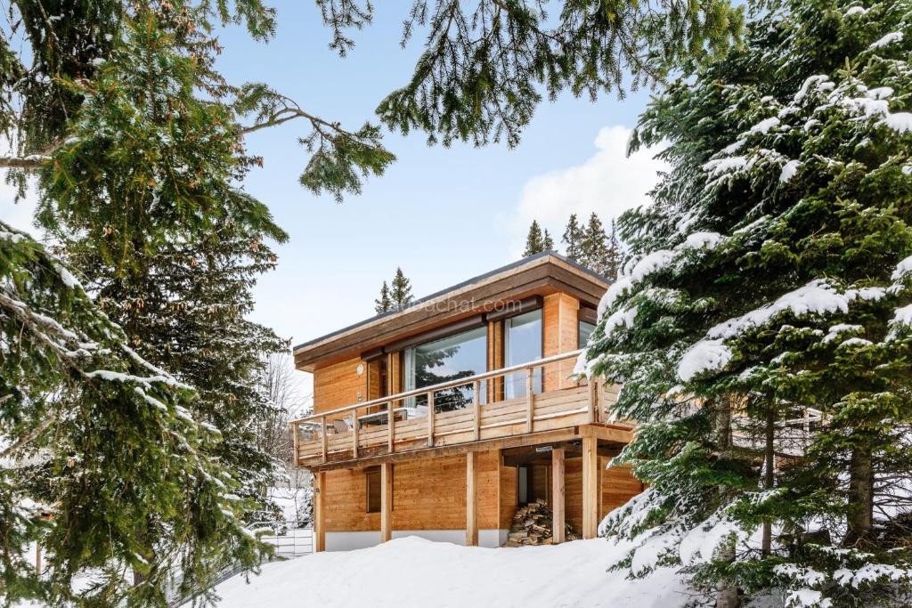 Photo de Grand Chalet Standing Avec Jacuzzi à Chamrousse ski 1750